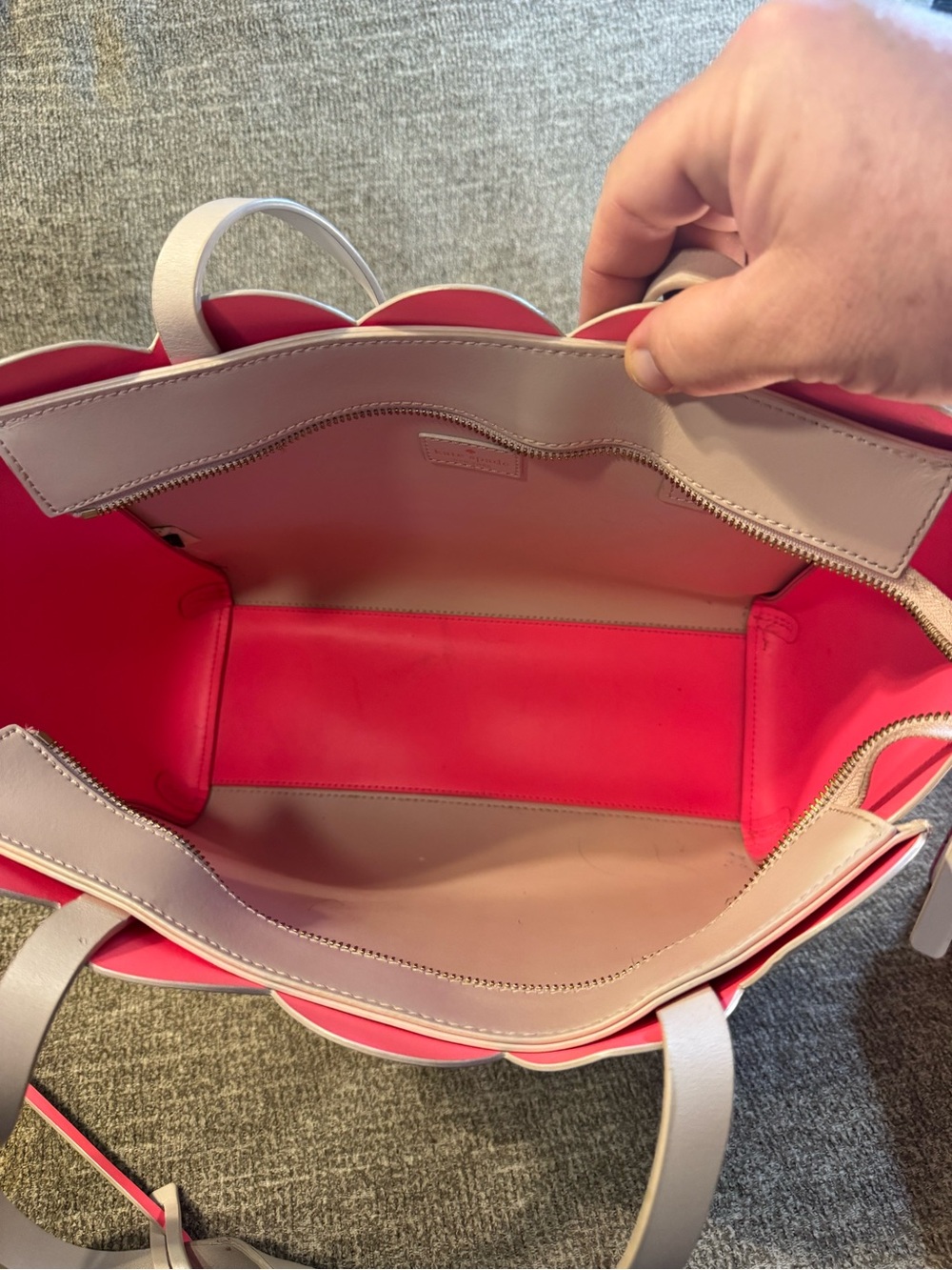 Kate Spade New York Scallop-Trimmed Leather Tote dual-faced design - Picture 8 of 11